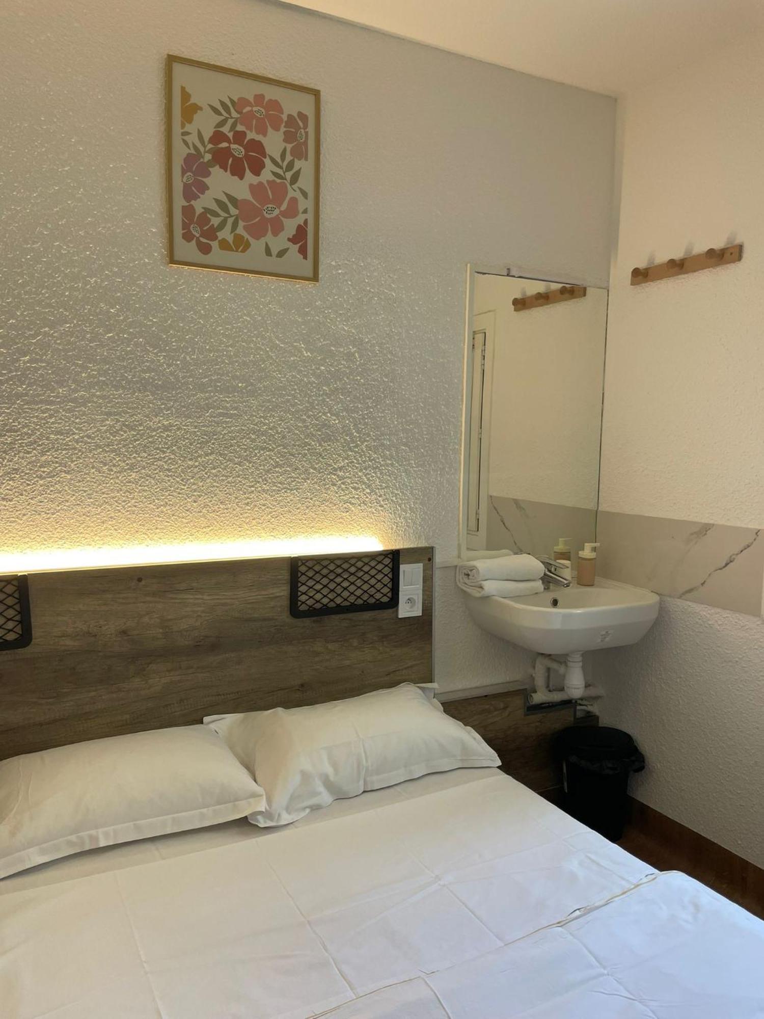 Hotel Thania Frontignan Exterior foto
